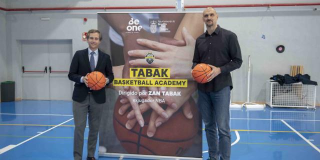 El exjugador de la NBA Zan Tabak dirigirá una escuela de baloncesto en Boadilla El exjugador de la NBA Zan Tabak dirigirá una escuela de baloncesto en Boadilla