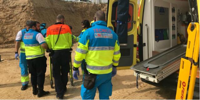 Un trabajador herido tras caer desde tres metros en una obra en Boadilla Un trabajador herido tras caer desde tres metros en una obra en Boadilla