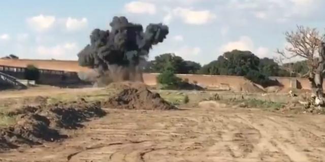 Encuentran un obús de la Guerra Civil en las obras de rehabilitación de las huertas del Palacio Encuentran un obús de la Guerra Civil en las obras de rehabilitación de las huertas del Palacio