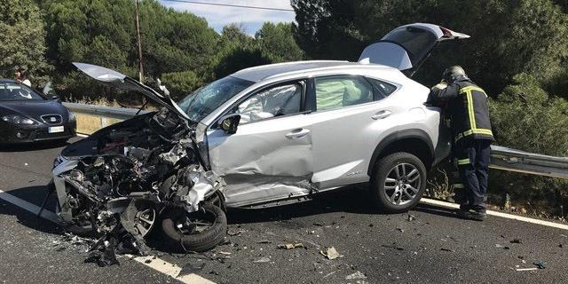 Un herido grave y una leve en un choque frontal de dos vehículos en Boadilla Un herido grave y una leve en un choque frontal de dos vehículos en Boadilla