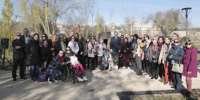 Boadilla reconoce el trabajo de los voluntarios de la localidad con un monolito Boadilla reconoce el trabajo de los voluntarios de la localidad con un monolito