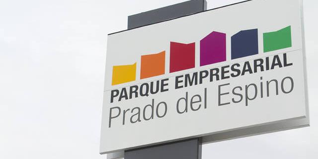 Destrozan las lunas de seis coches y una furgoneta en el Polígono Prado del Espino de Boadilla Destrozan las lunas de seis coches y una furgoneta en el Polígono Prado del Espino de Boadilla