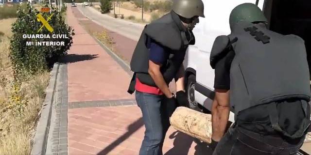 La Guardia Civil detona un obús de la Guerra Civil en Boadilla La Guardia Civil detona un obús de la Guerra Civil en Boadilla
