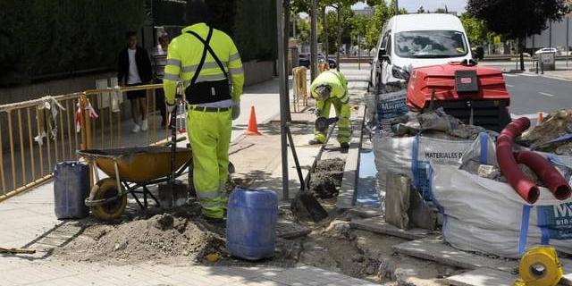 La avenida Isabel de Farnesio renueva su alumbrado