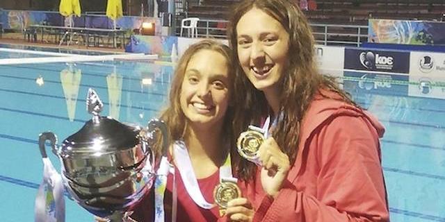 Las jugadoras del CD Natación Boadilla Elena Camarena y Paula Camus logran el oro en el Campeonato de Europa Juvenil Las jugadoras del CD Natación Boadilla Elena Camarena y Paula Camus logran el oro en el Campeonato de Europa Juvenil