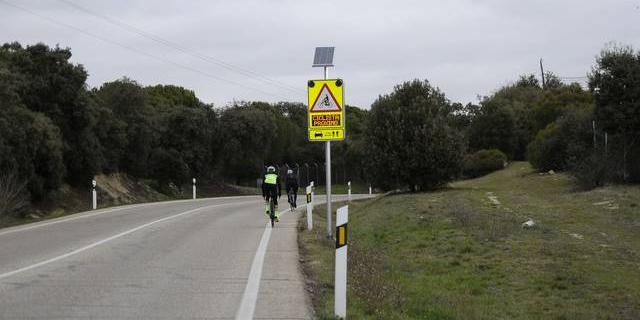 El Ayuntamiento instala un innovador sistema de detección de ciclistas en la M-516