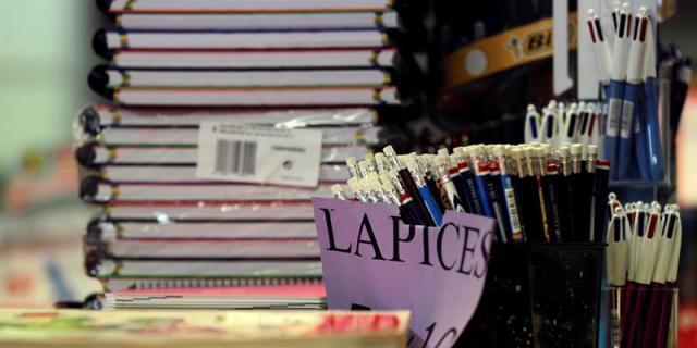 El Ayuntamiento empieza a pagar las becas de libros y material escolar El Ayuntamiento empieza a pagar las becas de libros y material escolar