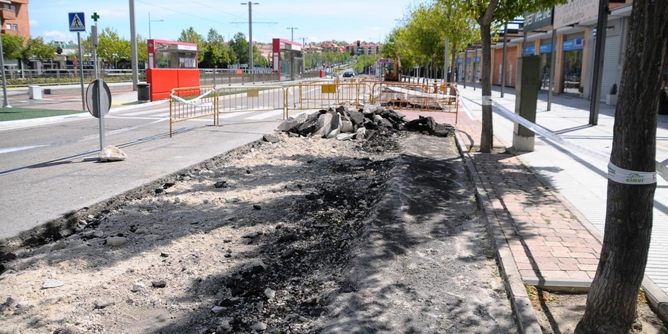 Obras en el aparcamiento de la avenida Siglo XXI para adaptarlo a la modalidad de plazas en batería Obras en el aparcamiento de la avenida Siglo XXI para adaptarlo a la modalidad de plazas en batería