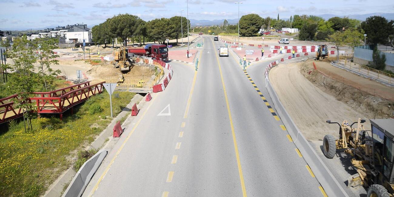 Las obras de la nueva rotonda de la M-513 finalizarán previsiblemente en agosto