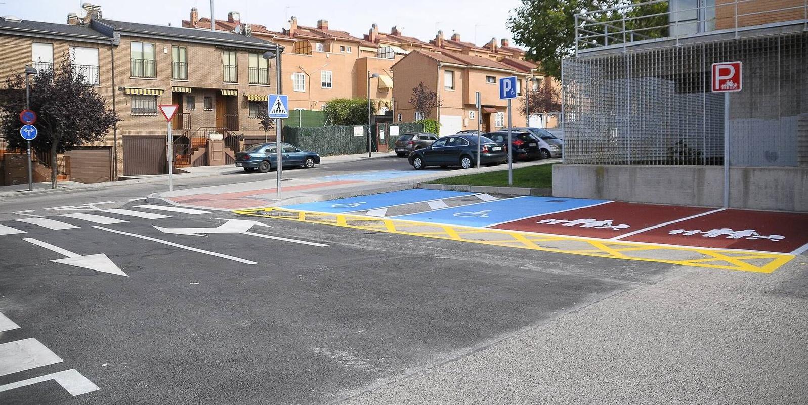 La piscina municipal cubierta de Boadilla estrena nuevo estacionamiento La piscina municipal cubierta de Boadilla estrena nuevo estacionamiento