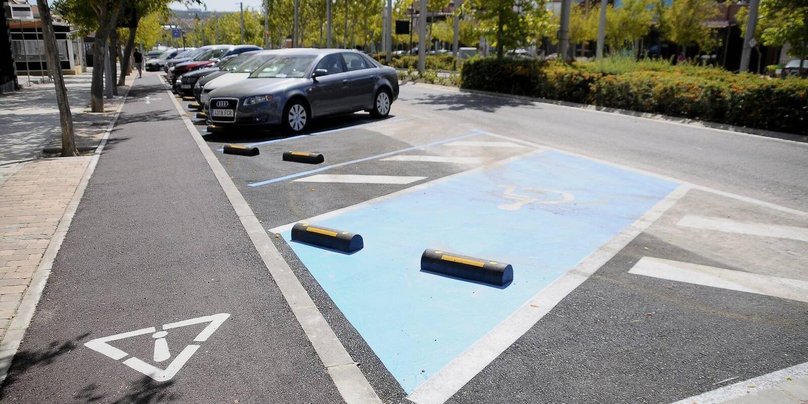 El aparcamiento de la Avenida Siglo XXI gana ocho plazas tras las obras de reordenación El aparcamiento de la Avenida Siglo XXI gana ocho plazas tras las obras de reordenación