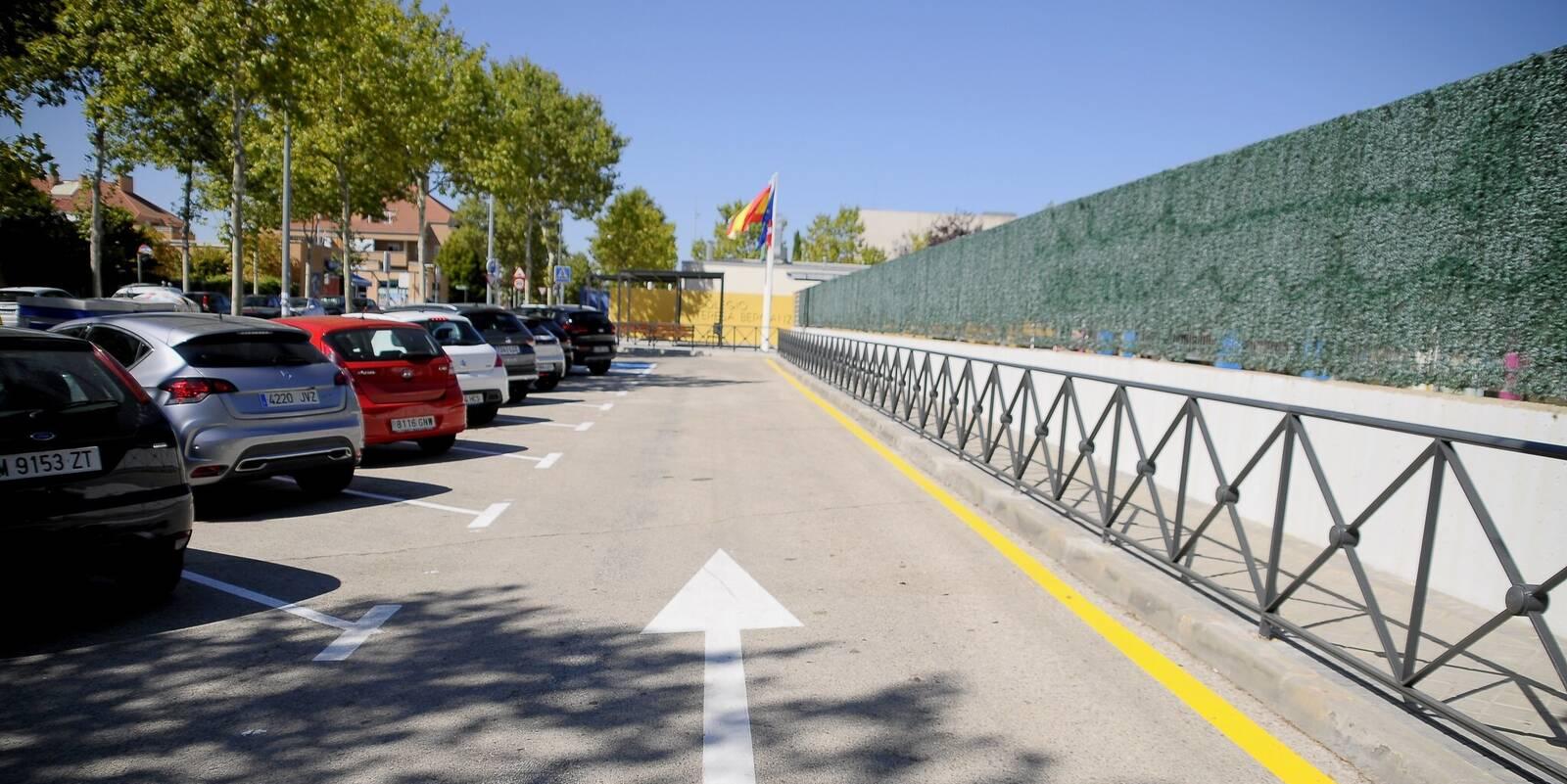 El CEIP Teresa Berganza ya dispone de un renovado aparcamiento que suma 10 nuevas plazas