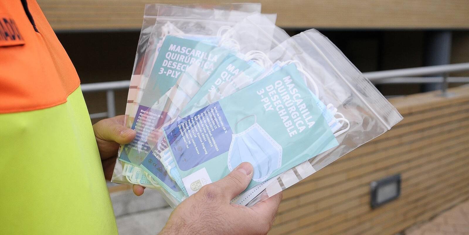 Finaliza un nuevo reparto de 90.000 mascarillas a los vecinos de la localidad Finaliza un nuevo reparto de 90.000 mascarillas a los vecinos de la localidad