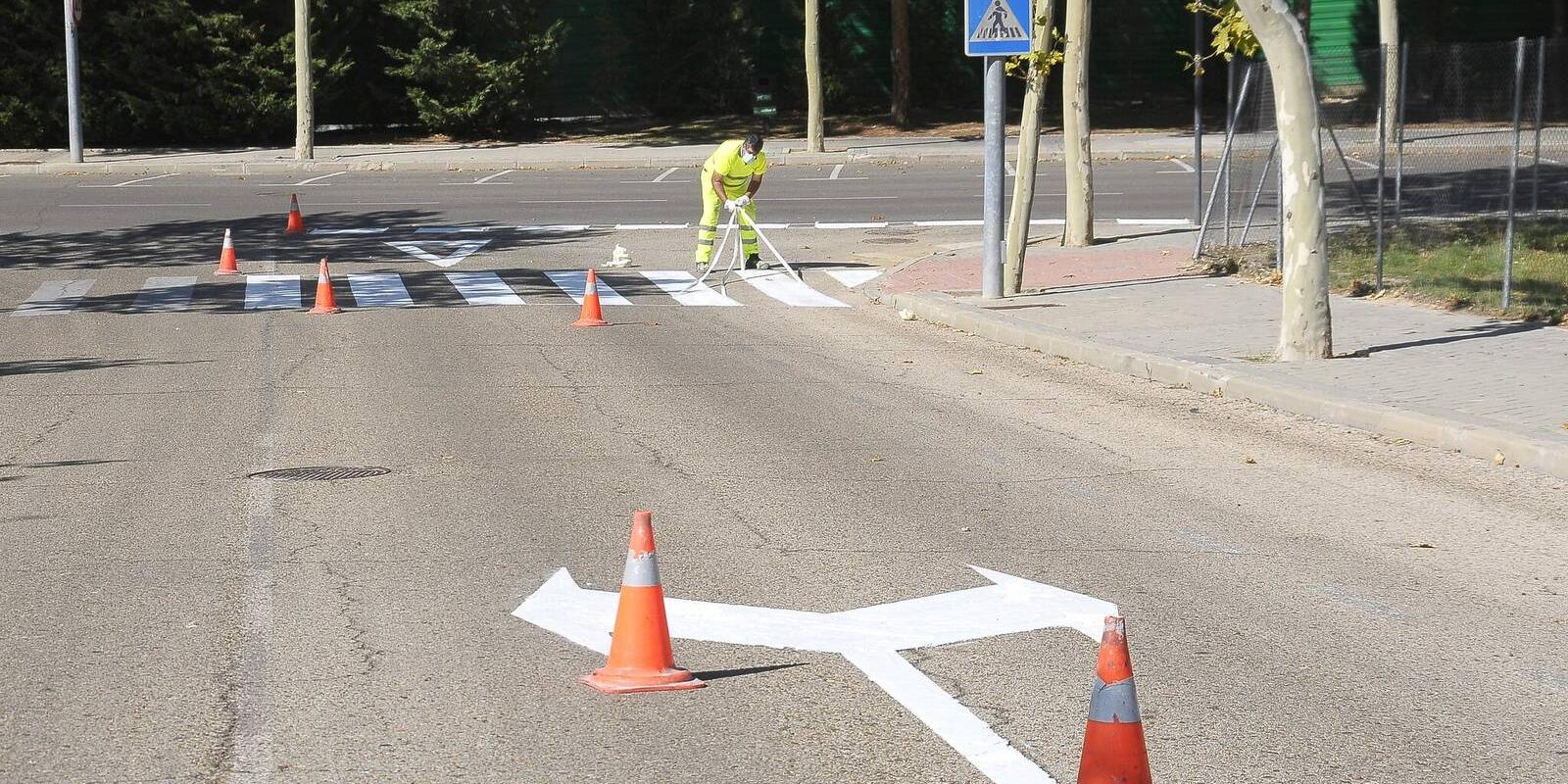 Renovada la pintura vial de casi 40 calles de Boadilla del Monte Renovada la pintura vial de casi 40 calles de Boadilla del Monte