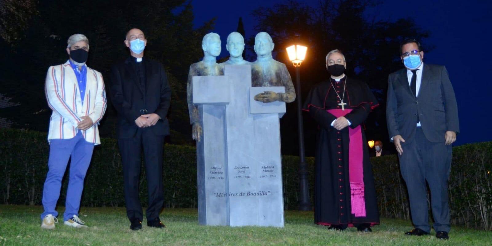 Inagurado el monumento en memoria de los tres mártires de Boadilla