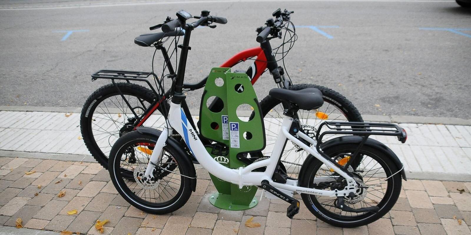 Nuevos aparcabicis en los ejes comerciales de Boadilla Nuevos aparcabicis en los ejes comerciales de Boadilla