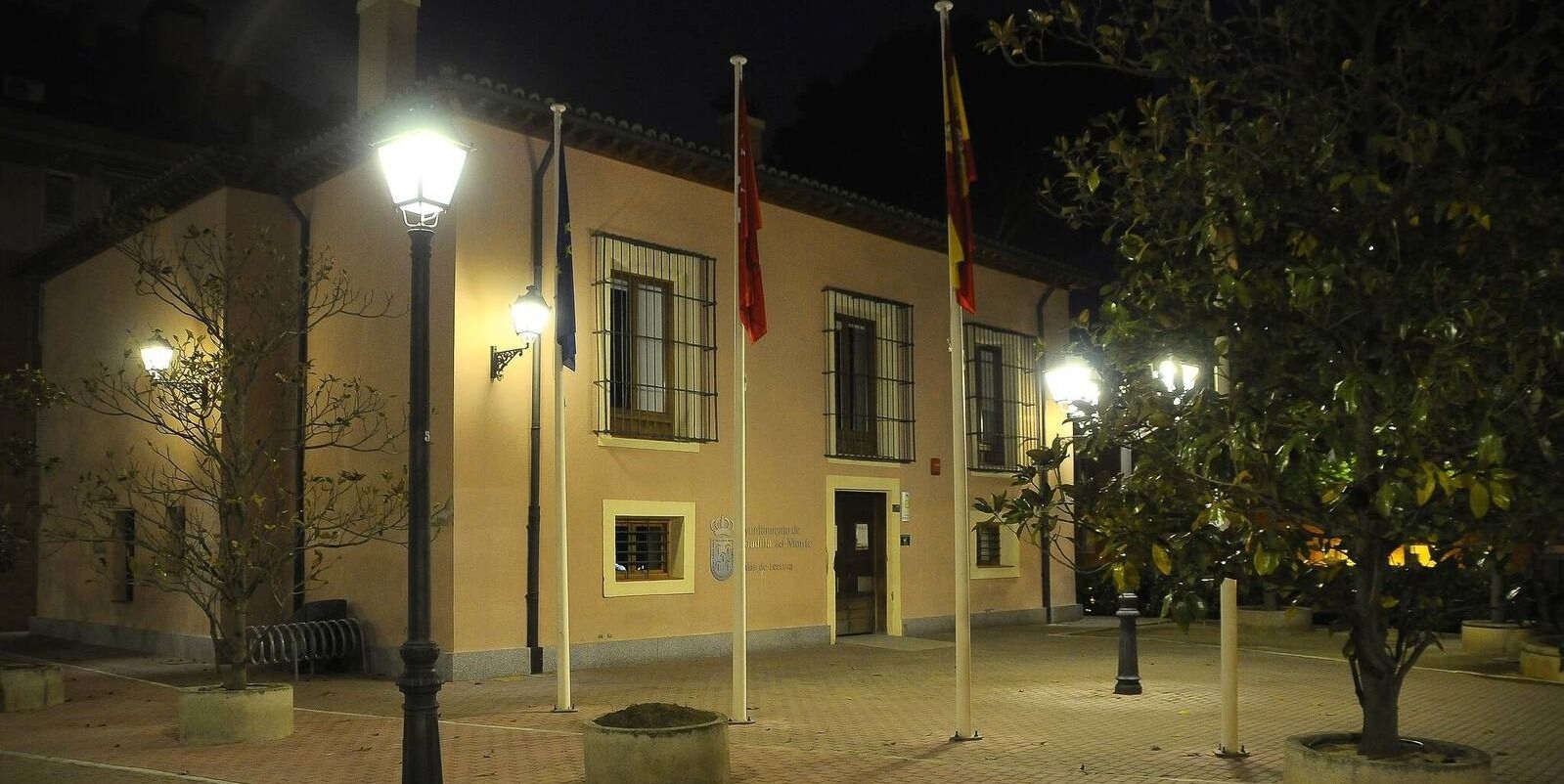 50 nuevas luminarias en la plaza de La Millonaria de Boadilla 50 nuevas luminarias en la plaza de La Millonaria de Boadilla