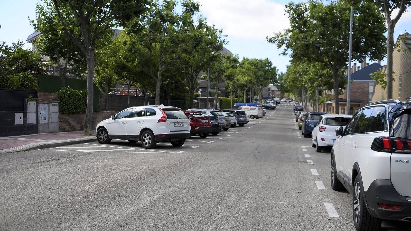 La calle Blas Cabrera de Boadilla suma 27 plazas de aparcamiento