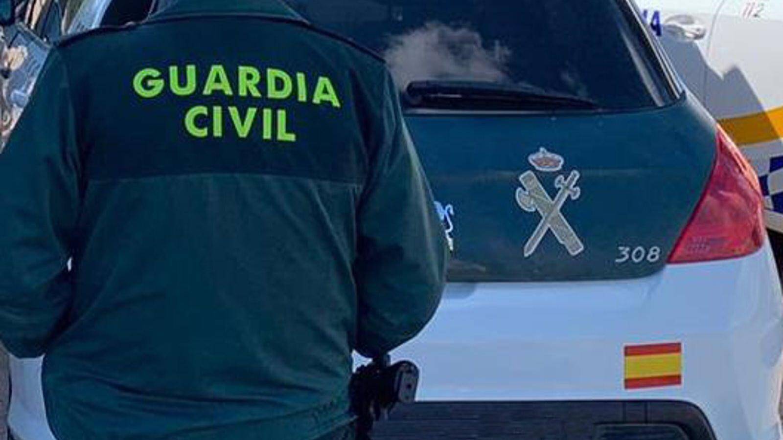La Guardia Civil investiga una brutal paliza a un hombre en una parcela de Boadilla La Guardia Civil investiga una brutal paliza a un hombre en una parcela de Boadilla