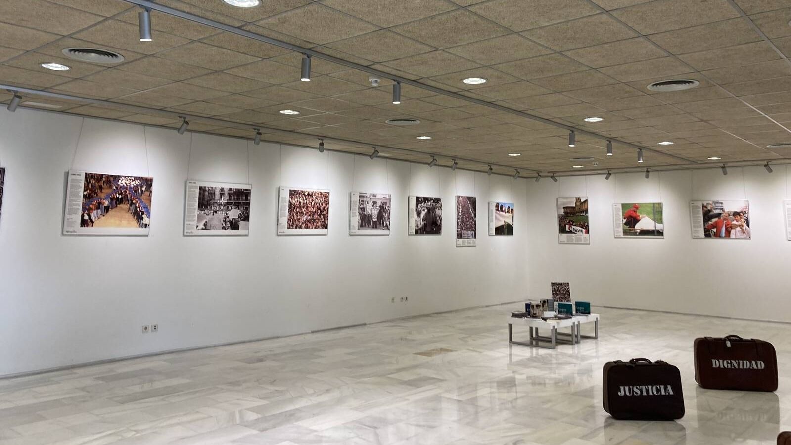La exposición fotográfica "La voz de las manos", de la Fundación Miguel Ángel Blanco llega a Boadilla La exposición fotográfica "La voz de las manos", de la Fundación Miguel Ángel Blanco llega a Boadilla