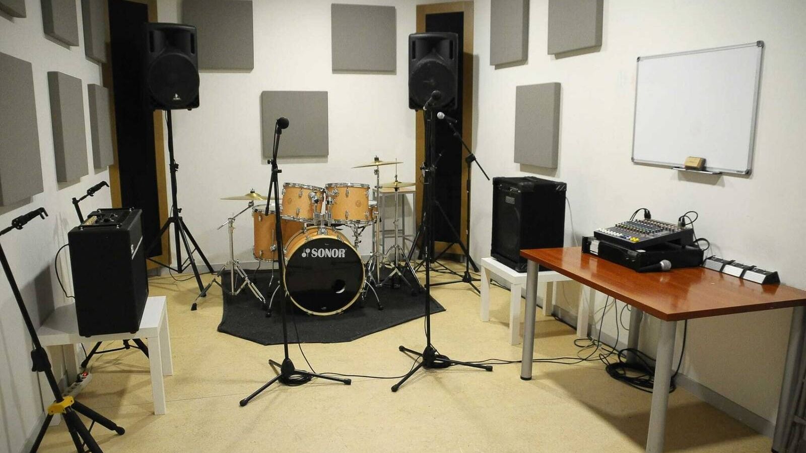 Mejoras en los locales de ensayo de la Casa de la Juventud de Boadilla Mejoras en los locales de ensayo de la Casa de la Juventud de Boadilla