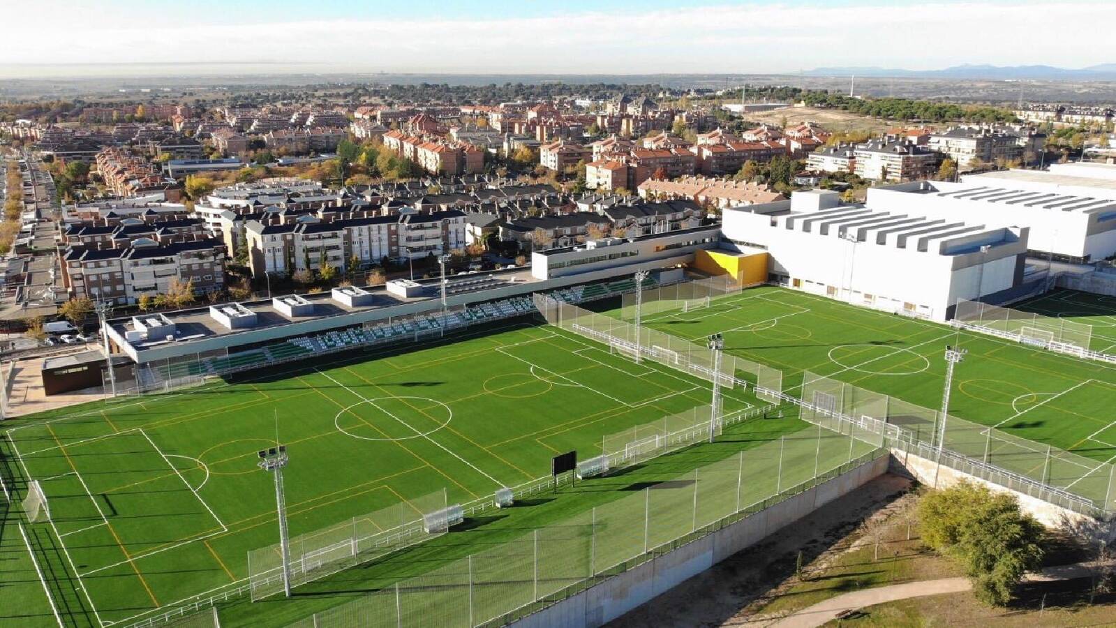 Boadilla inaugura el polideportivo Condesa de Chinchón tras catorce años de espera Boadilla inaugura el polideportivo Condesa de Chinchón tras catorce años de espera
