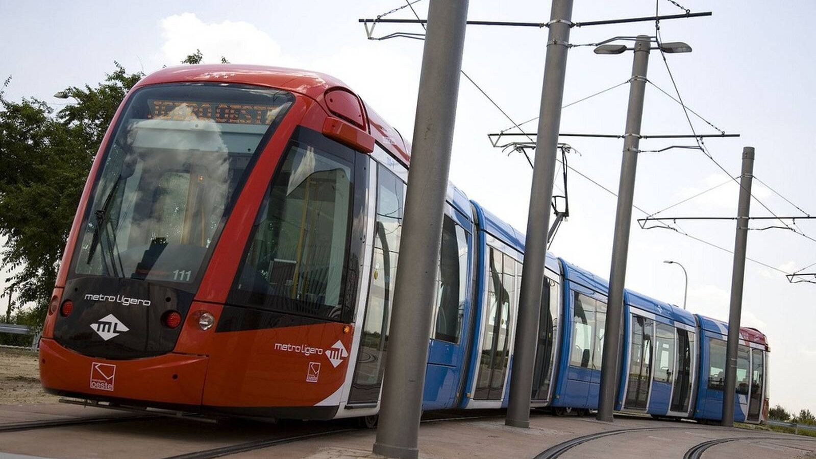 Metro Ligero ajusta sus horarios por Navidad