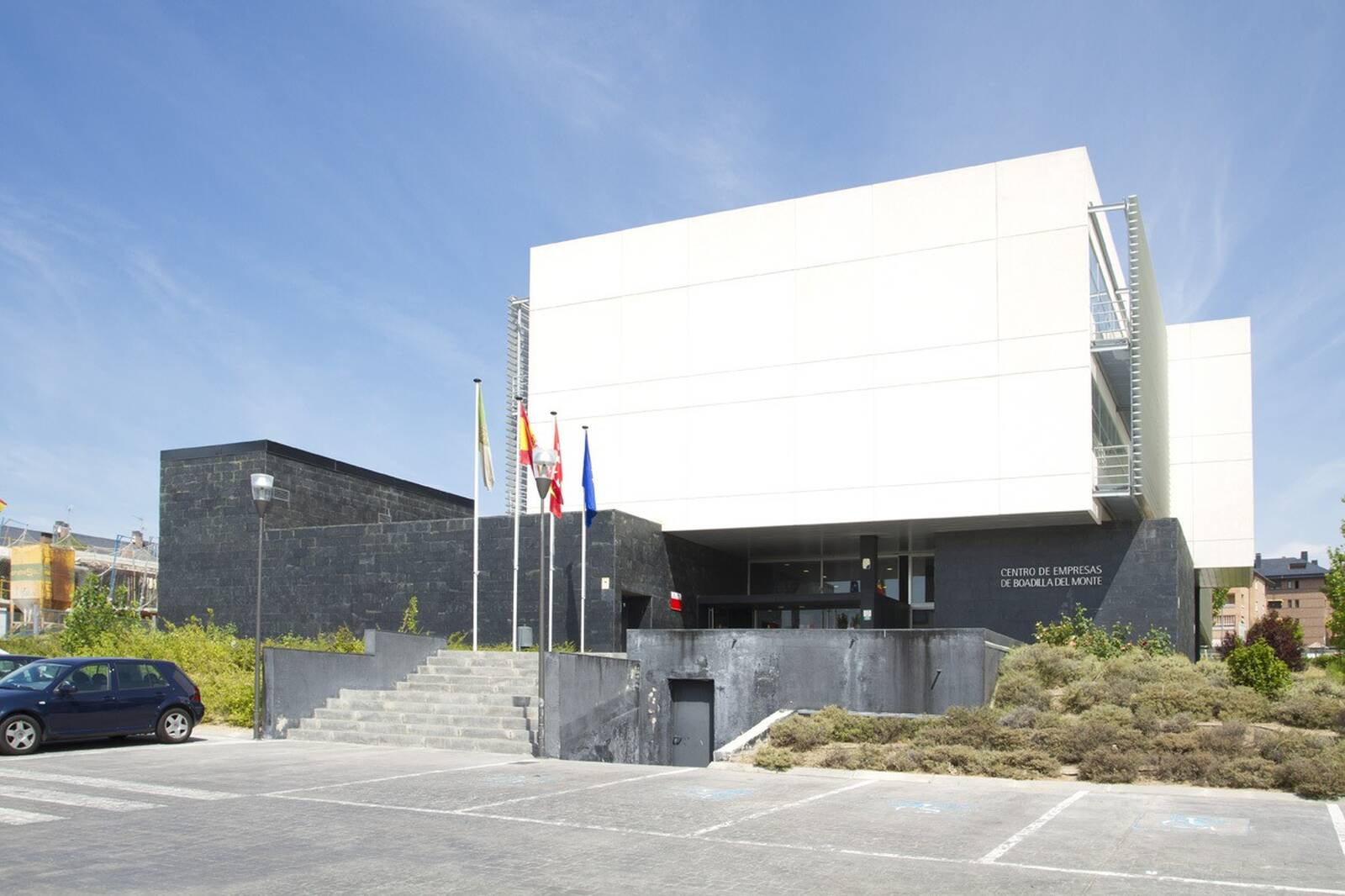 El paro baja en la localidad y se sitúa en el 4,8% El paro baja en la localidad y se sitúa en el 4,8%