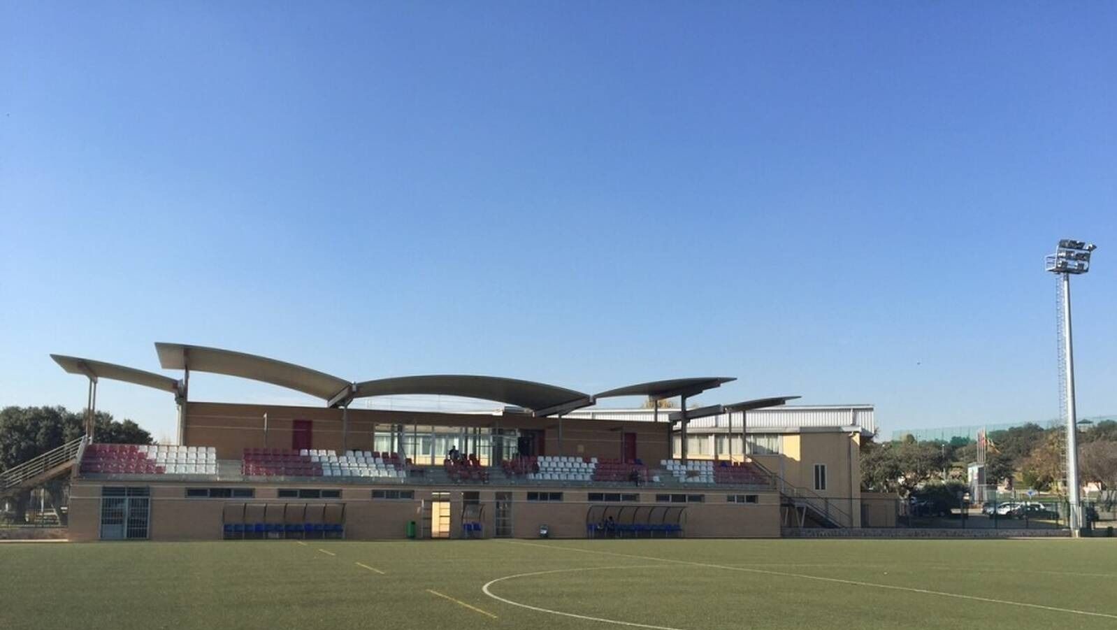 Investigan el robo a jugadores del ACD Castilla en el Complejo Deportivo Municipal Ángel Nieto