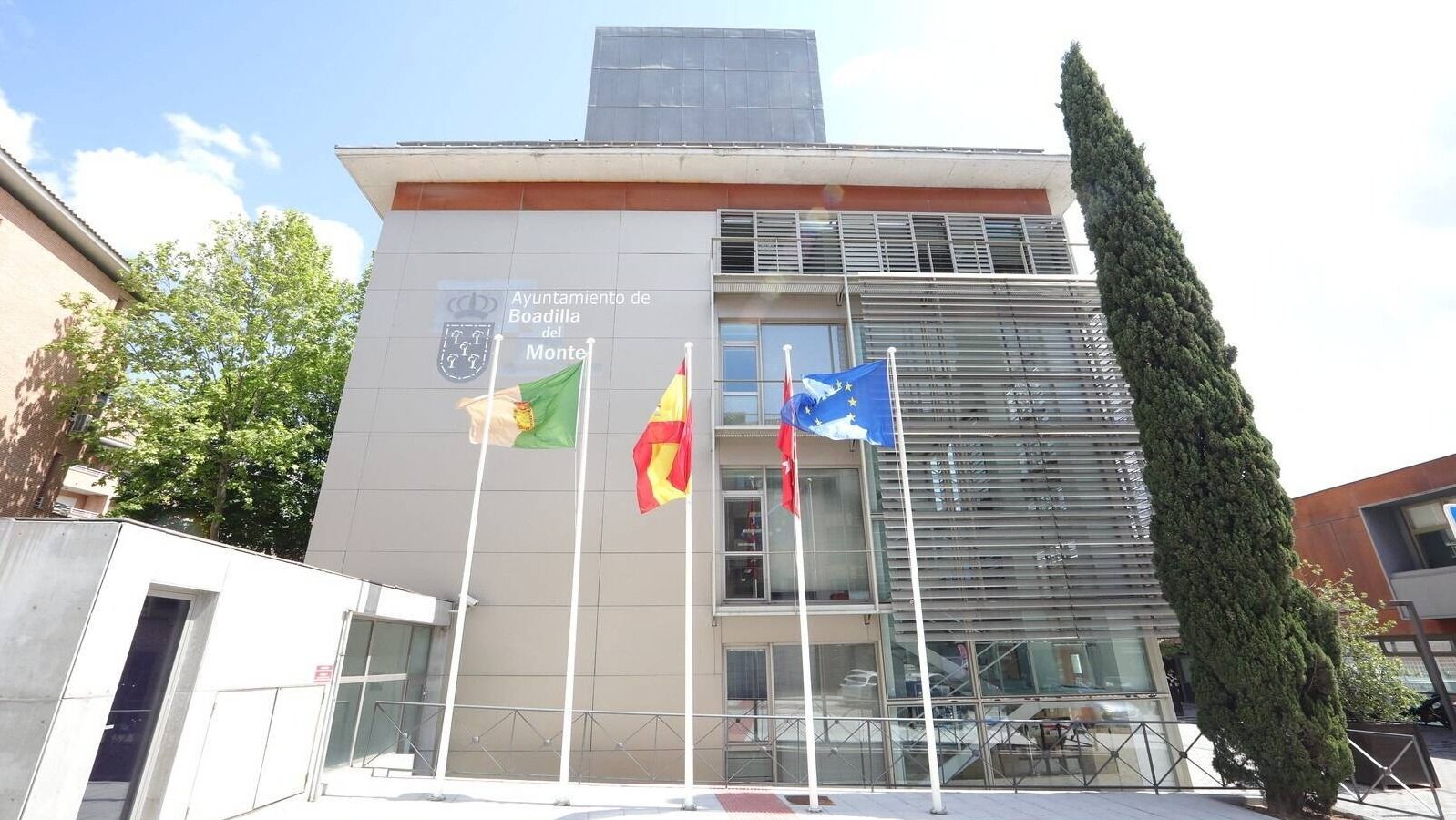 El Ayuntamiento de Boadilla instalará placas fotovoltaicas en varios edificios municipales El Ayuntamiento de Boadilla instalará placas fotovoltaicas en varios edificios municipales