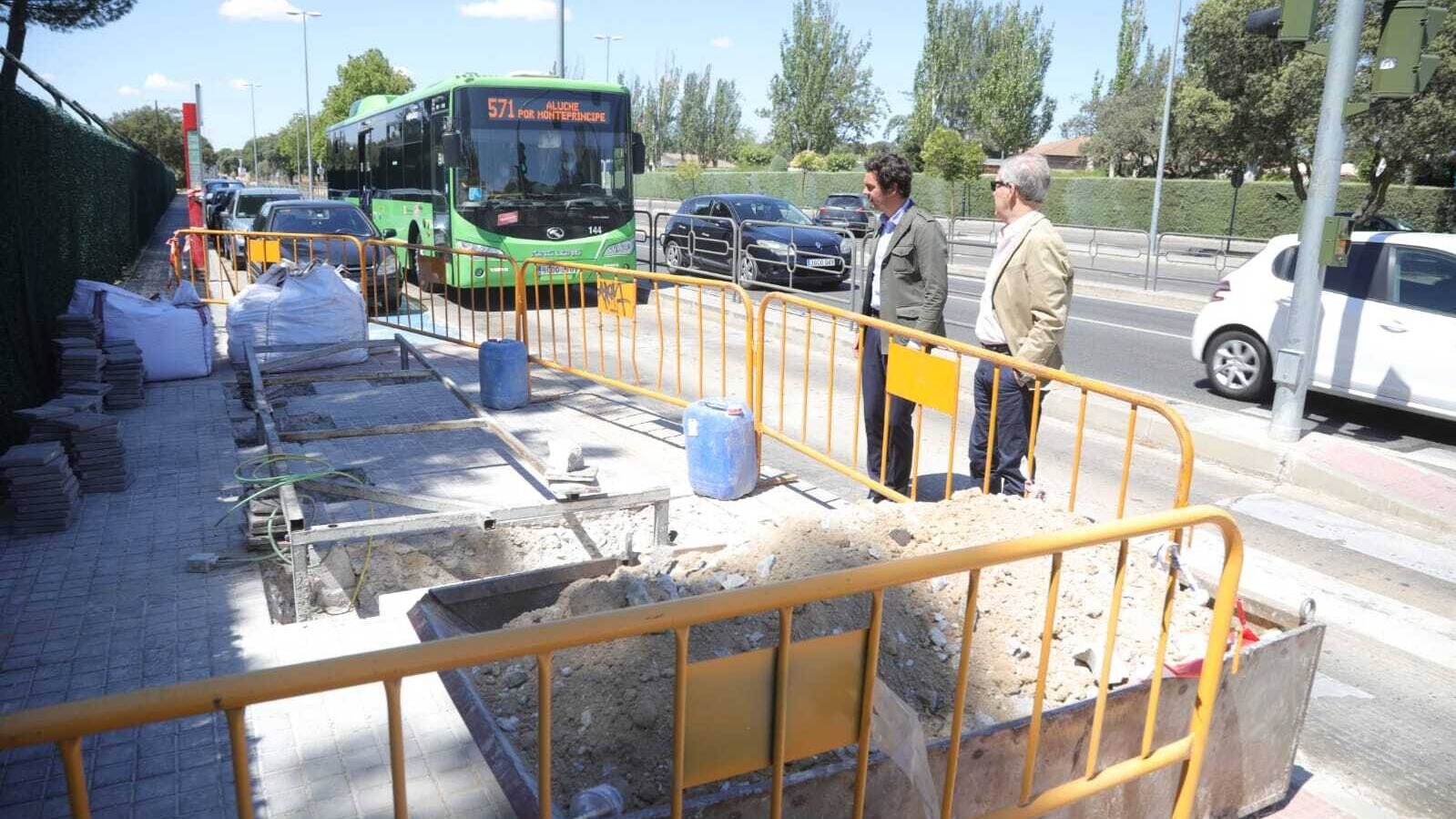 Nuevas marquesinas en varias paradas de autobús de Boadilla