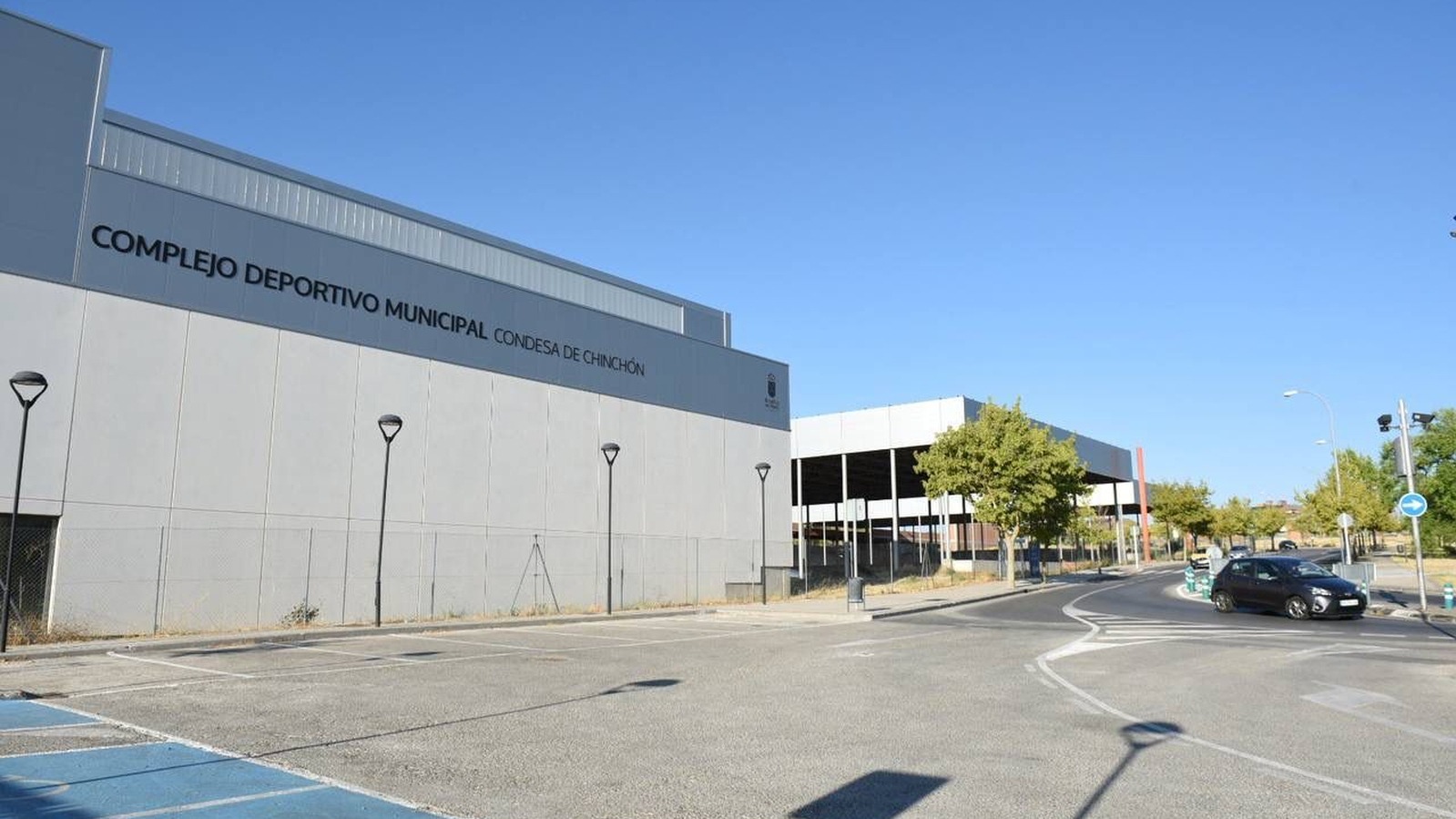 Mejora del acceso al aparcamiento del complejo deportivo Condesa de Chinchón Mejora del acceso al aparcamiento del complejo deportivo Condesa de Chinchón