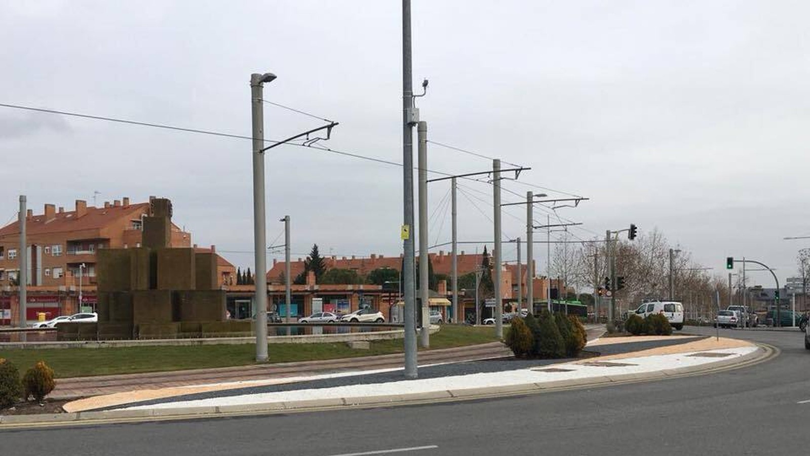 Ecovidrio instalará en la glorieta Virgen María el Árbol de los Miniglús Ecovidrio instalará en la glorieta Virgen María el Árbol de los Miniglús