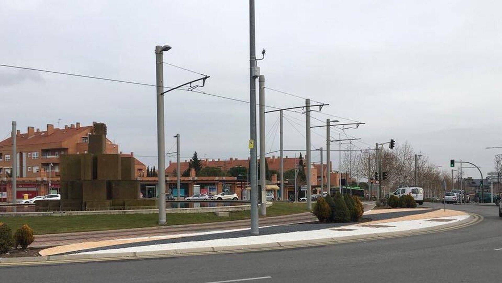 Ecovidrio instalará en la glorieta Virgen María el Árbol de los Miniglús