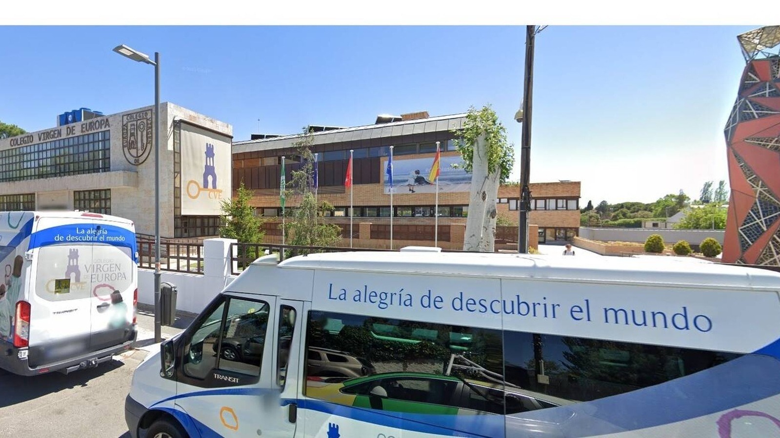 Dimite el director del colegio Virgen del Europa y la Comunidad de Madrid critica que el centro no comunicara la investigación al profesor Dimite el director del colegio Virgen del Europa y la Comunidad de Madrid critica que el centro no comunicara la investigación al profesor