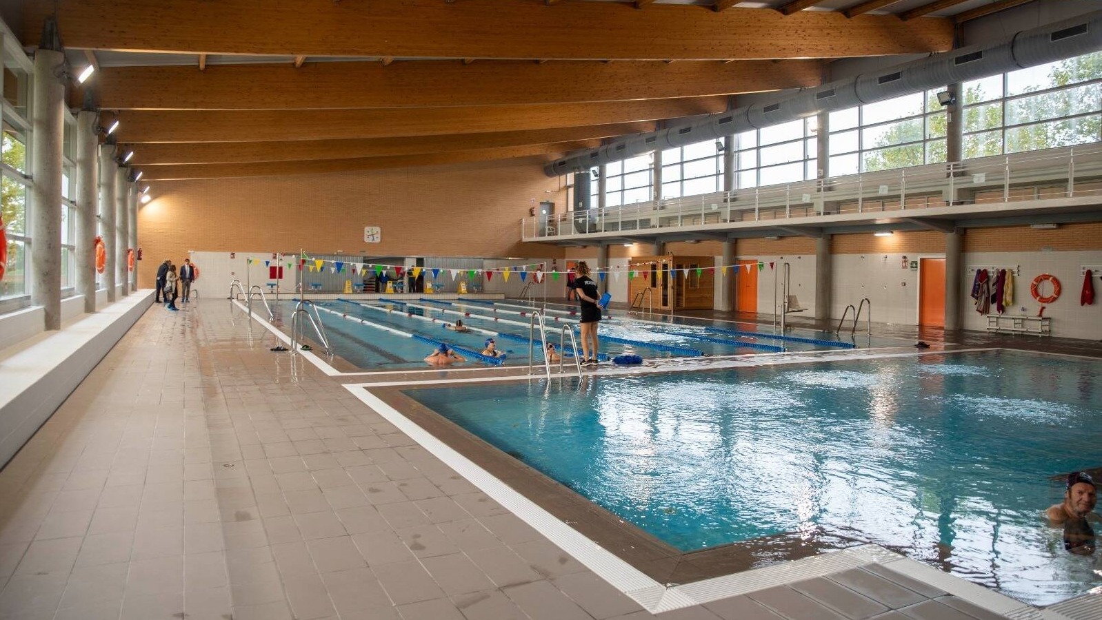 Finaliza la reforma de la piscina cubierta municipal de Boadilla Finaliza la reforma de la piscina cubierta municipal de Boadilla