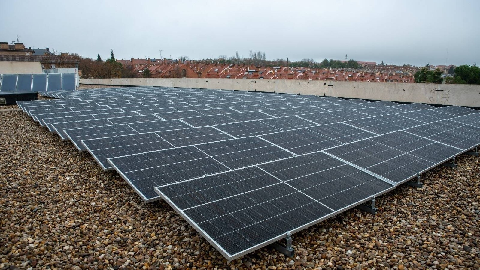 Boadilla instalará placas fotovoltaicas en varios edificios municipales Boadilla instalará placas fotovoltaicas en varios edificios municipales