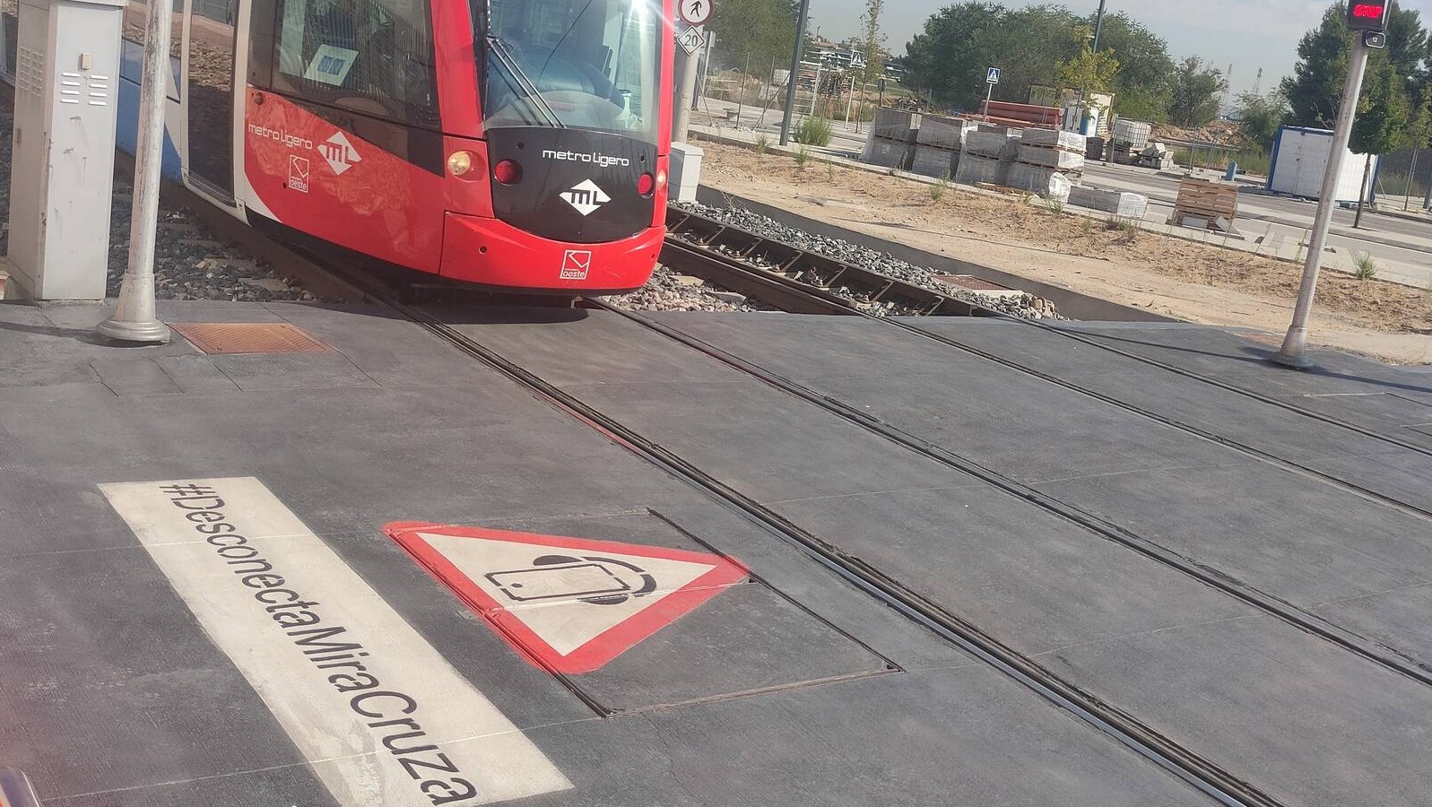 Metro Ligero Oeste lanza una campaña de seguridad vial para concienciar a los jóvenes de Boadilla