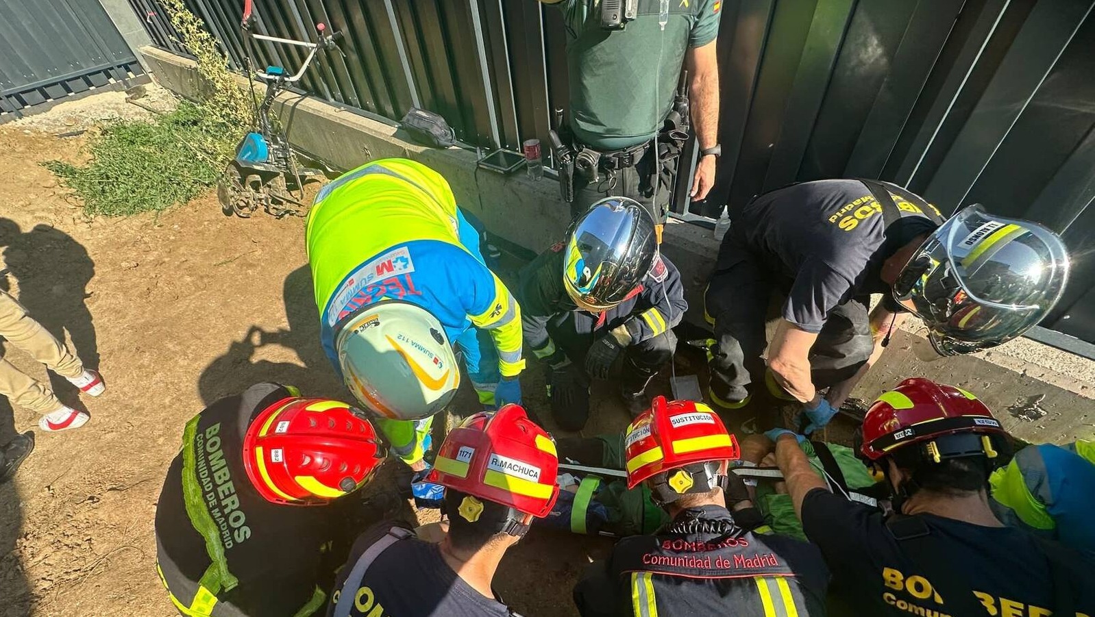 Gravemente herido un trabajador al quedar atrapada su pierna en un accidente laboral en Boadilla del Monte