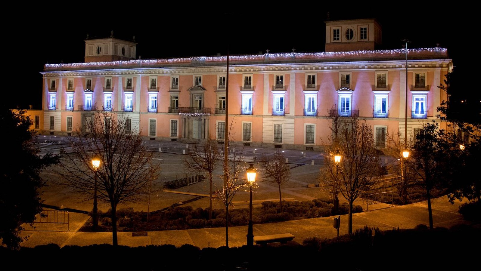 El Ayuntamiento de Boadilla logra ahorrar más de un 20% del consumo eléctrico en los edificios municipales El Ayuntamiento de Boadilla logra ahorrar más de un 20% del consumo eléctrico en los edificios municipales