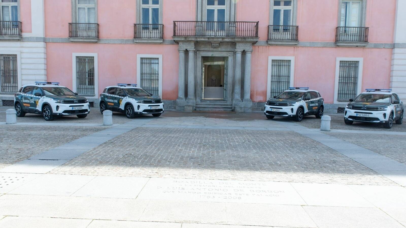 Boadilla cede a la guardia civil cuatro vehículos todoterreno Boadilla cede a la guardia civil cuatro vehículos todoterreno