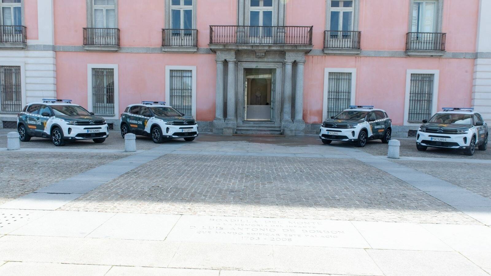 Boadilla cede a la guardia civil cuatro vehículos todoterreno