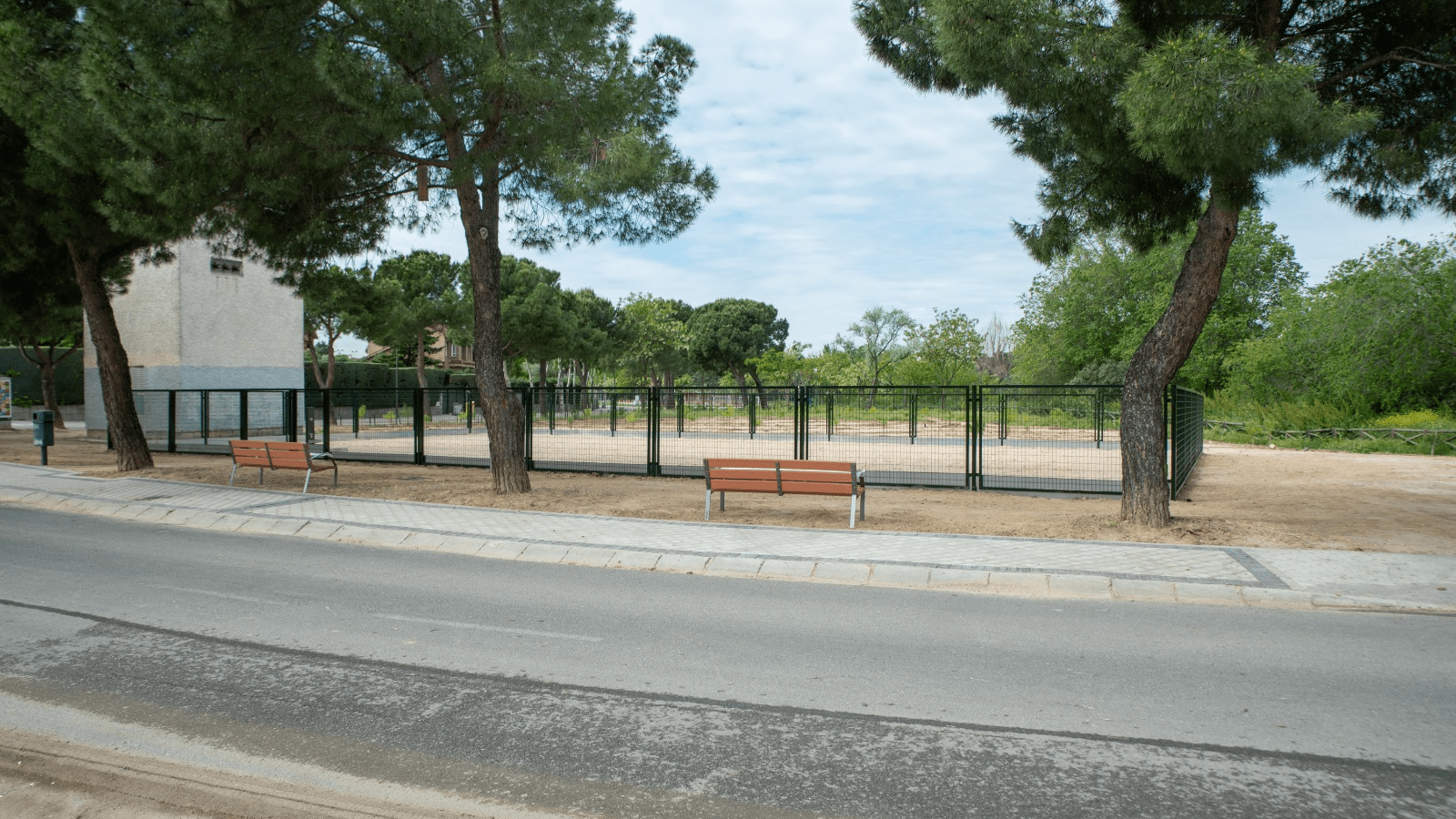 El Ayuntamiento amplía el área canina ubicada entre monte Guadalupe y monte Hijedo, en Olivar de Mirabal