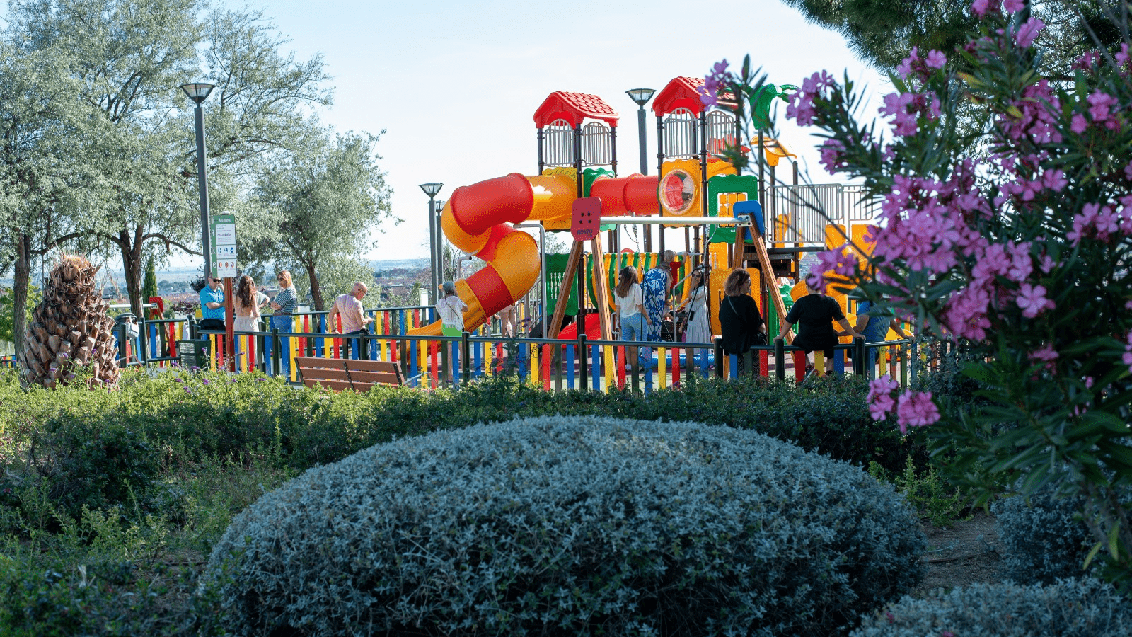 Finalizada la remodelación y mejora de las zonas verdes del parque Ángel Nieto, en El Encinar Finalizada la remodelación y mejora de las zonas verdes del parque Ángel Nieto, en El Encinar