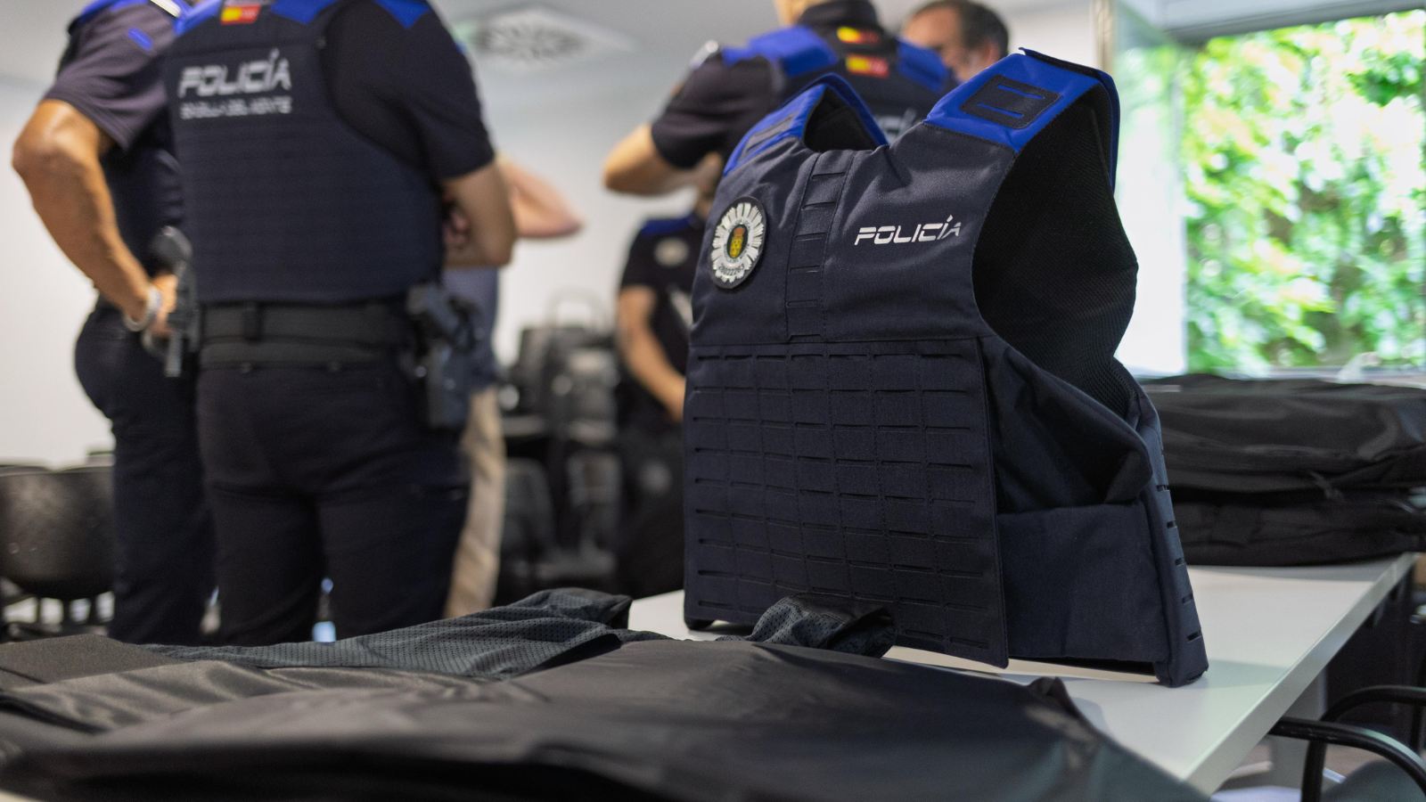 La Policía Local de Boadilla refuerza su seguridad con nuevos chalecos antibalas de última generación La Policía Local de Boadilla refuerza su seguridad con nuevos chalecos antibalas de última generación