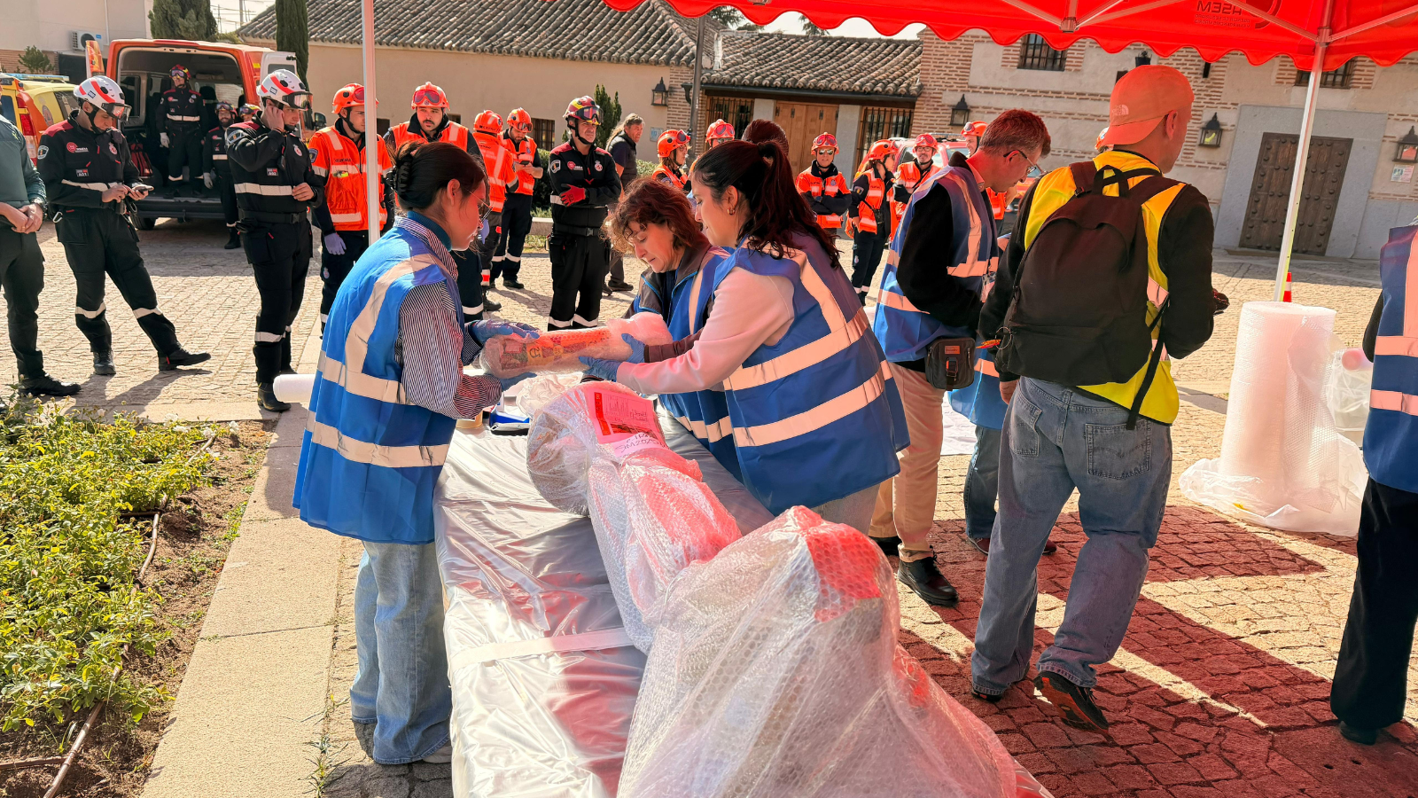 La Comunidad de Madrid ensaya en Boadilla su plan de protección del patrimonio con un simulacro de incendio La Comunidad de Madrid ensaya en Boadilla su plan de protección del patrimonio con un simulacro de incendio