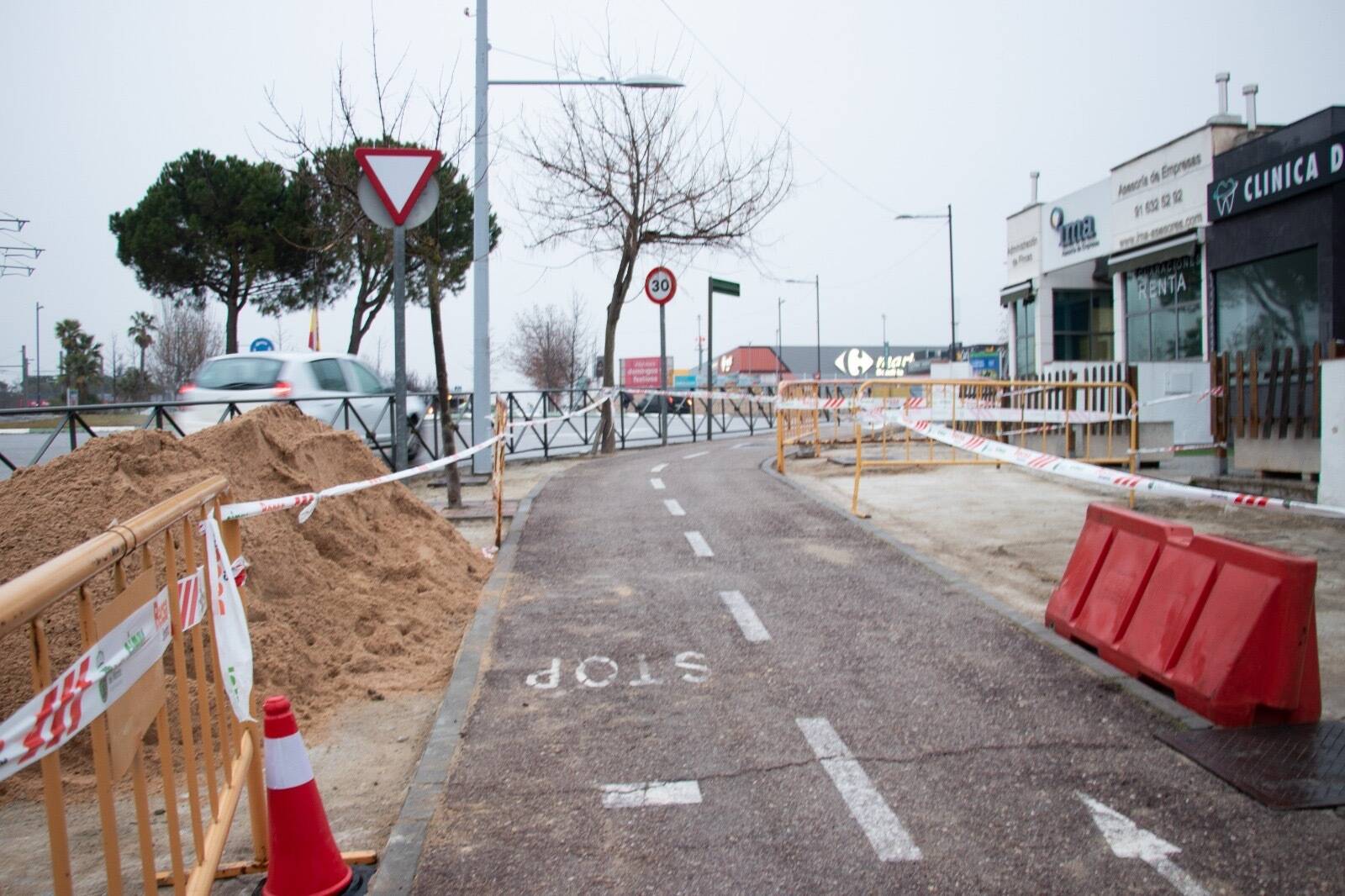 Boadilla continúa en enero las obras de acerado en la avenida Siglo XXI y su entorno