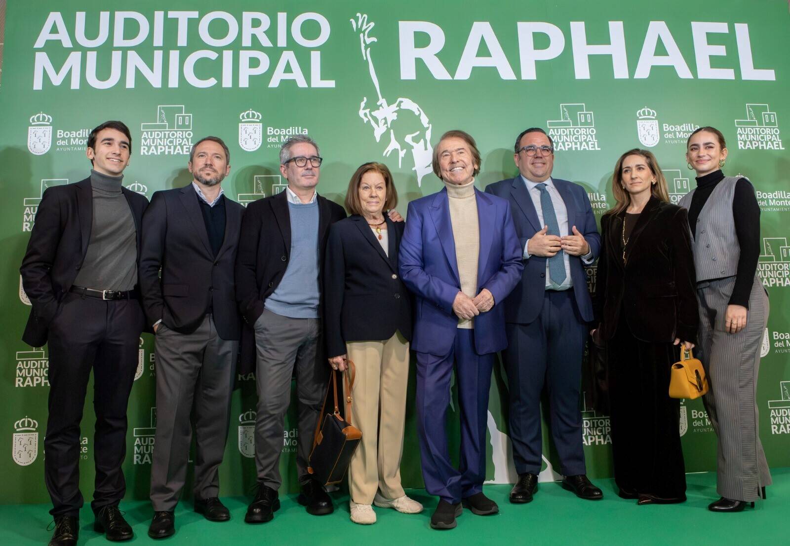 Boadilla rinde homenaje a Raphael dando su nombre al Auditorio Municipal