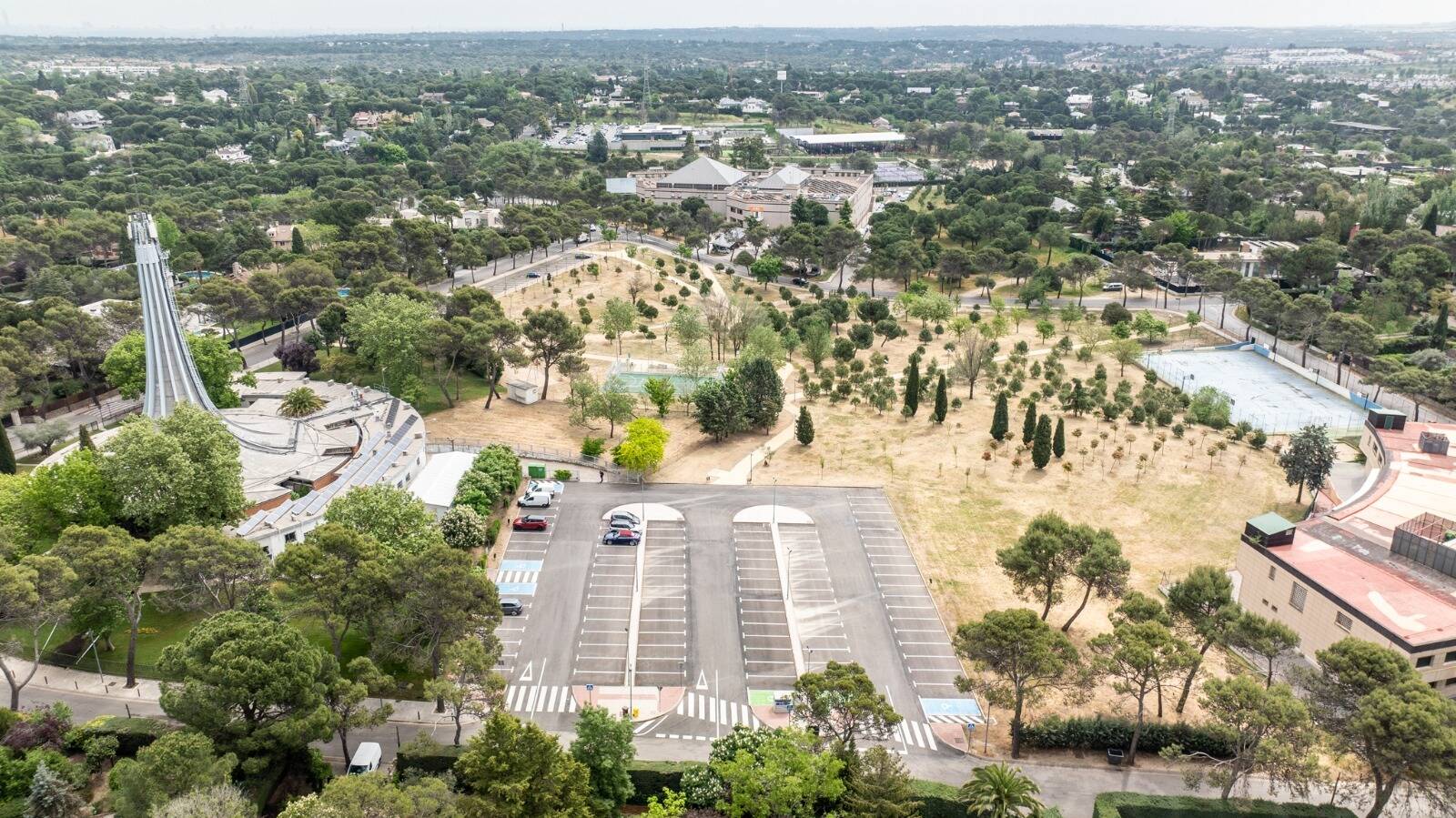 Las Lomas estrena el renovado parque de los Redentoristas con nuevas zonas infantiles y deportivas