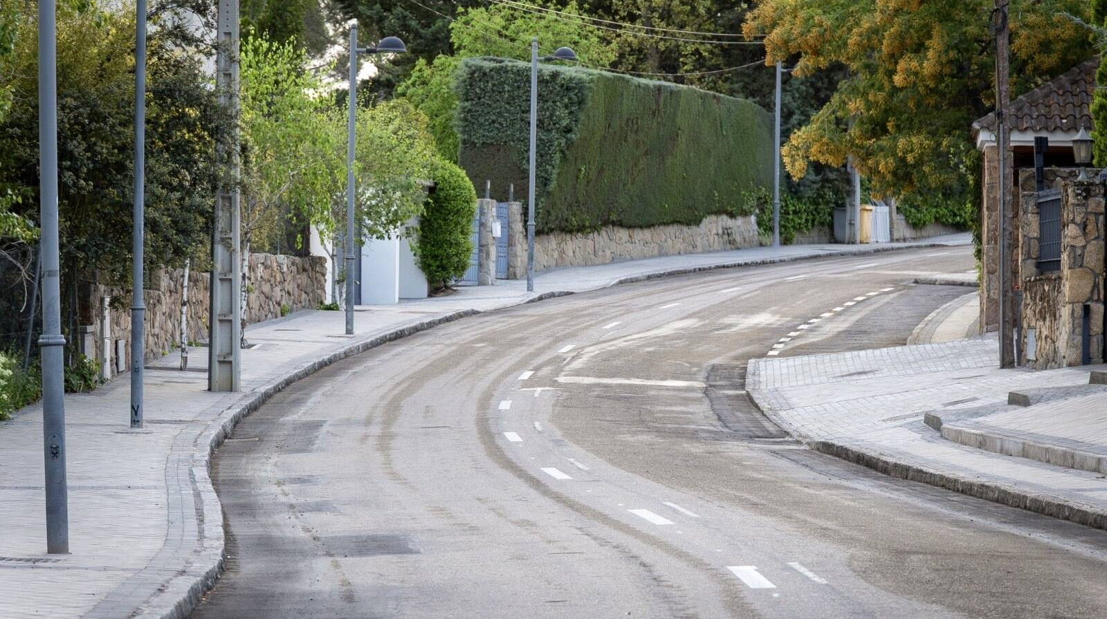 Nueva acera y más aparcamiento en Castro Urdiales tras una reforma de más de 200.000 euros